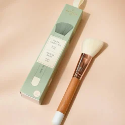 102 Angled blush brush