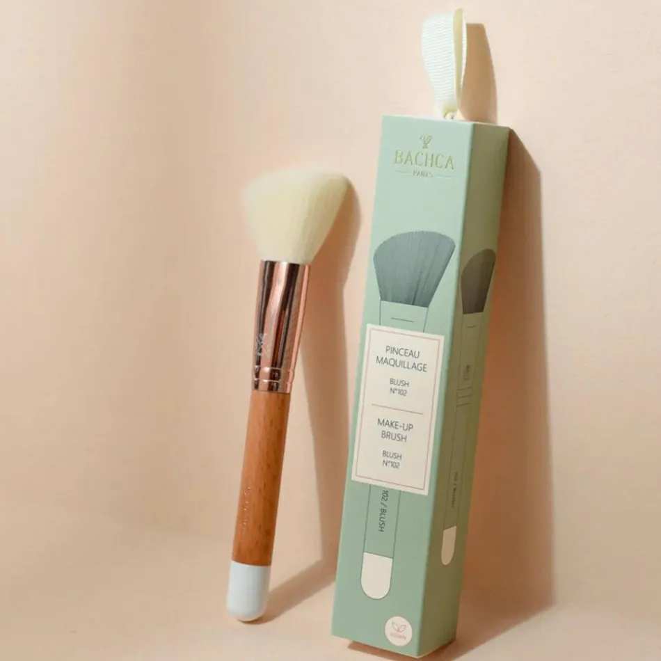 102 Angled blush brush