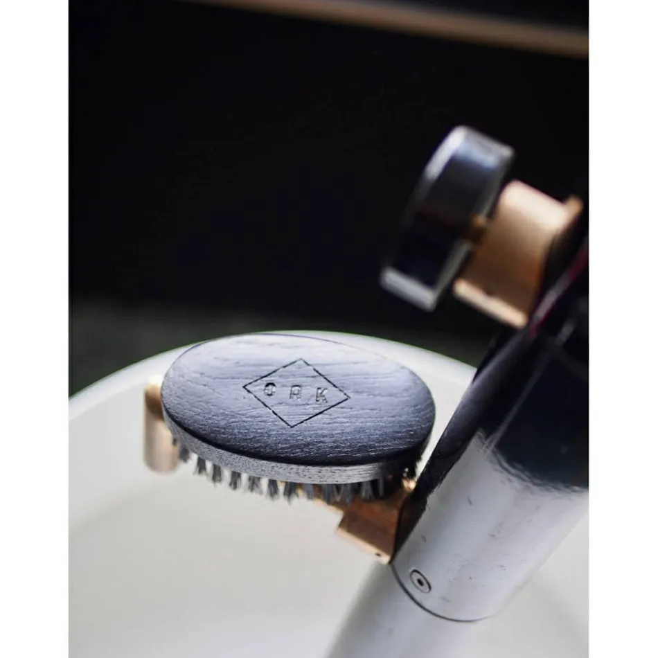 BEARD BRUSH