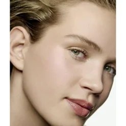 CHANEL LES BEIGES ILLUMINATEUR BELLE MI | baslerbeauty