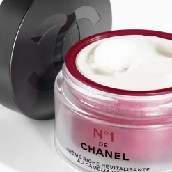 CHANEL N°1 DE CHANEL REICHHALTIGE REVIT | baslerbeauty