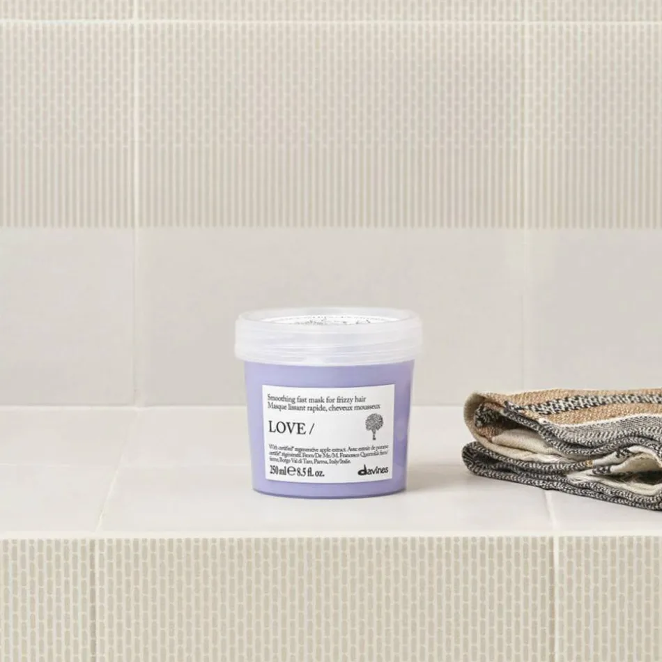 Essential Haircare Love Smoothing Instant Mask
