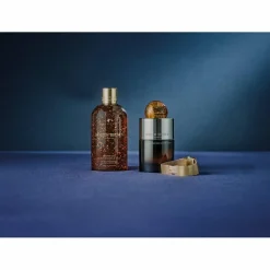 Mesmerising Oudh Accord & Gold   Bath & Shower Gel 300 ml