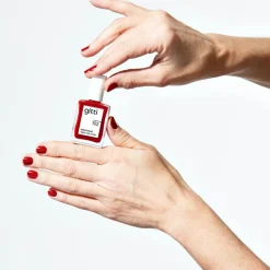 no. 102 Nail Polish Classic Red 15 ml