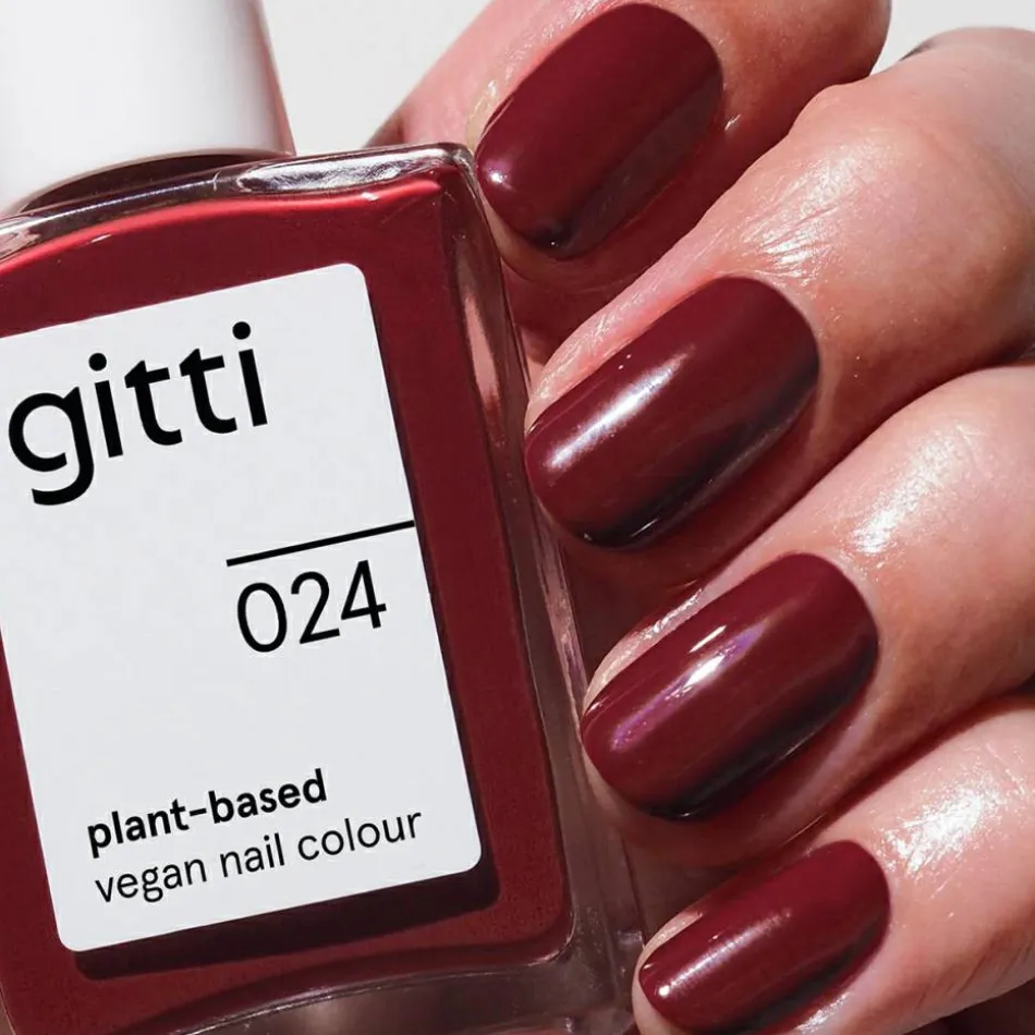 no. 024 Nail Polish Forever Red 15 ml