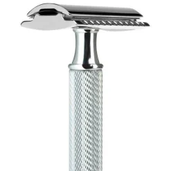 Rasierhobel geschlossener Kamm R89 Griff aus Metall mit verchromten Metallakzenten