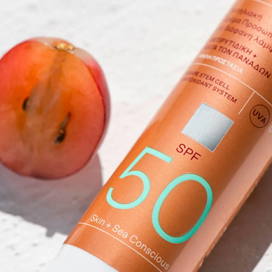 Red Grape Sheer Glow Daily Sunscreen Face Cream SPF 50 50 ml