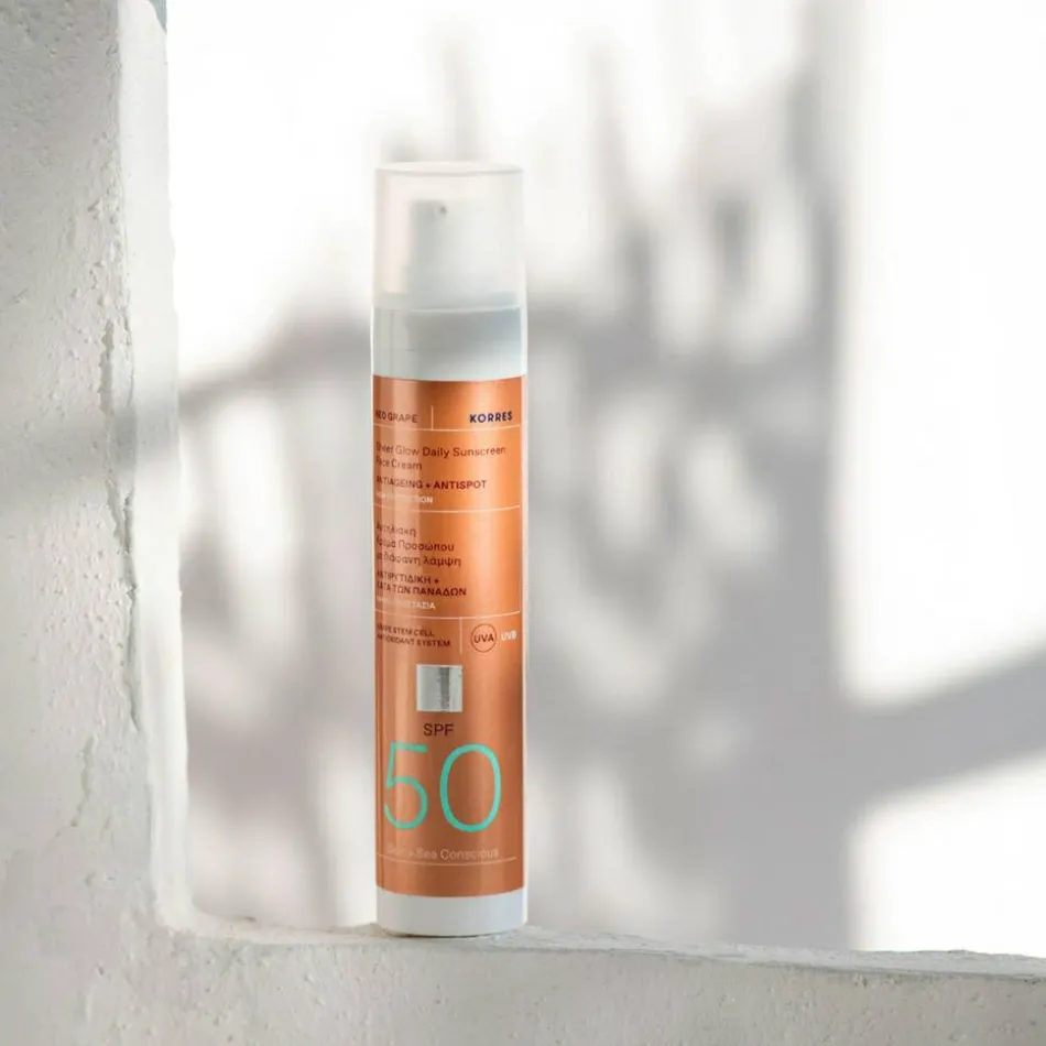 Red Grape Sheer Glow Daily Sunscreen Face Cream SPF 50 50 ml