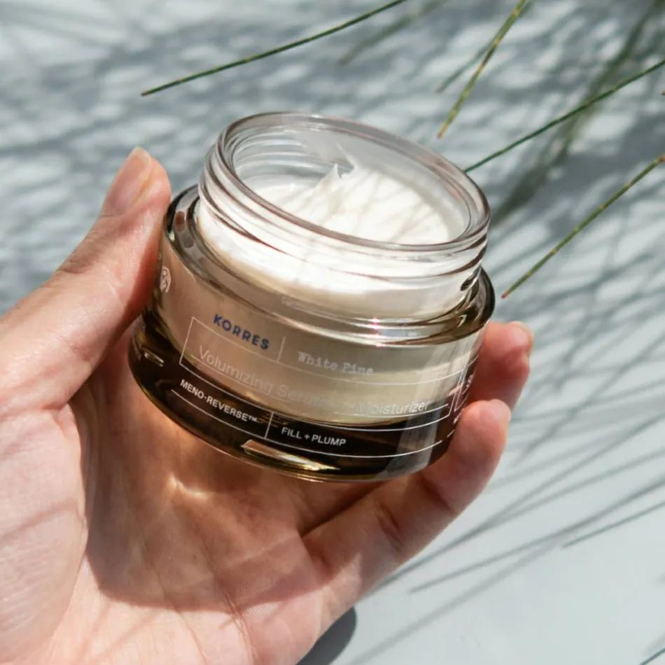 White Pine Meno Reverse™ Volumizing Serum-in-Moisturizer 40 ml